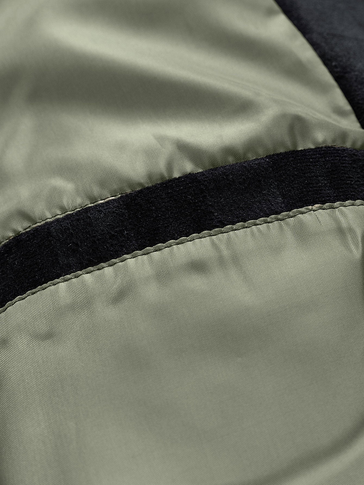 CHAQUETA CON BOLSILLO DE ANTE SINTETICO