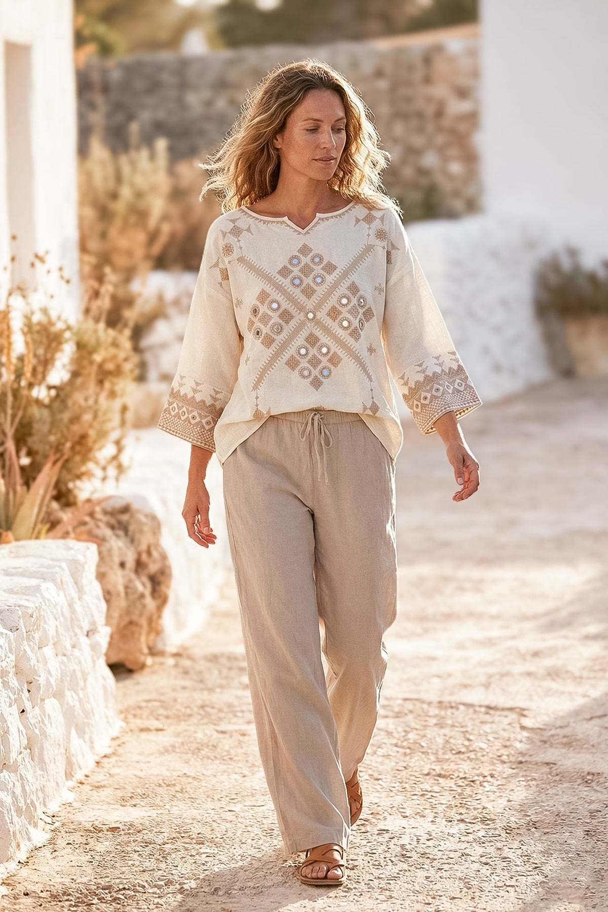 AGAR PANTALON BORDADO EN TAUPE