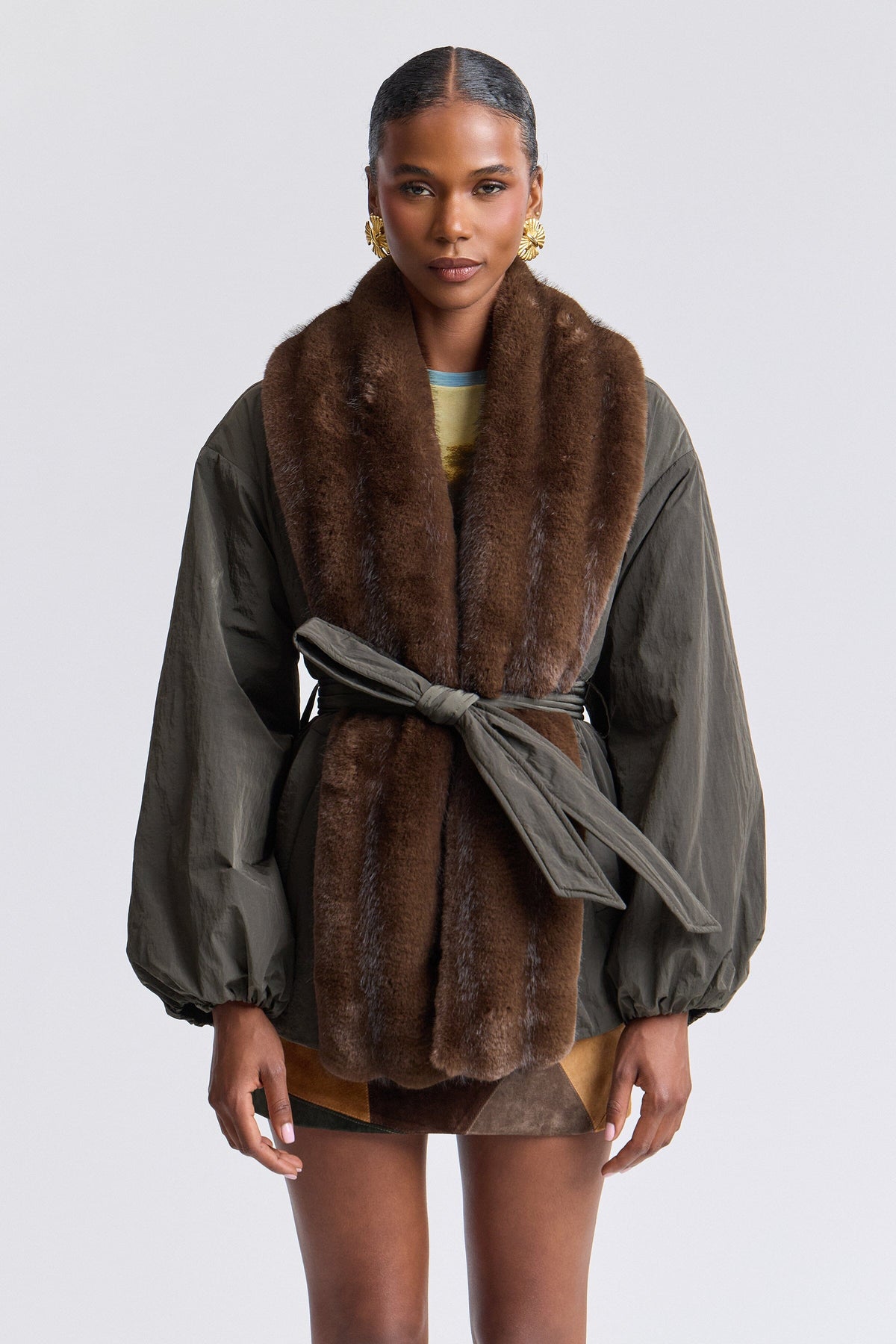 PARKA DE NYLON CON PIEL SINTÉTICA