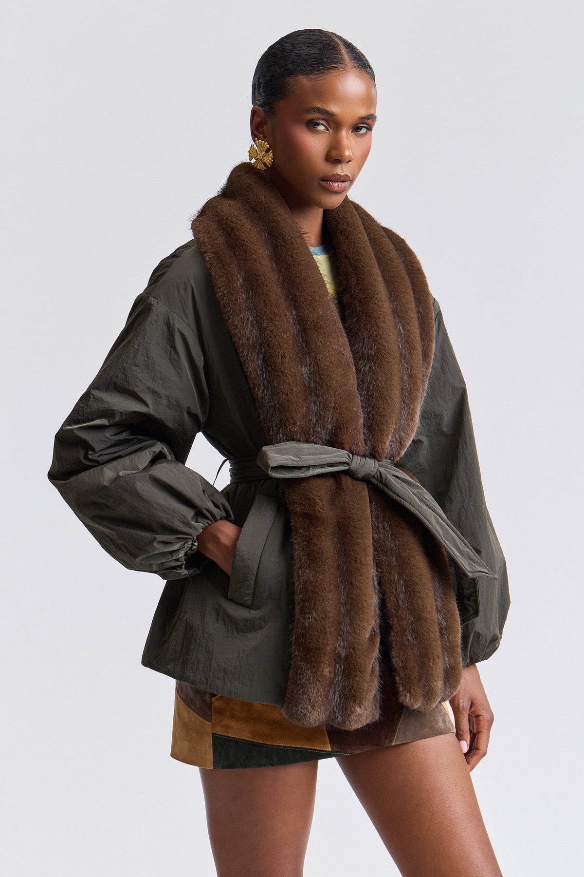 PARKA DE NYLON CON PIEL SINTÉTICA